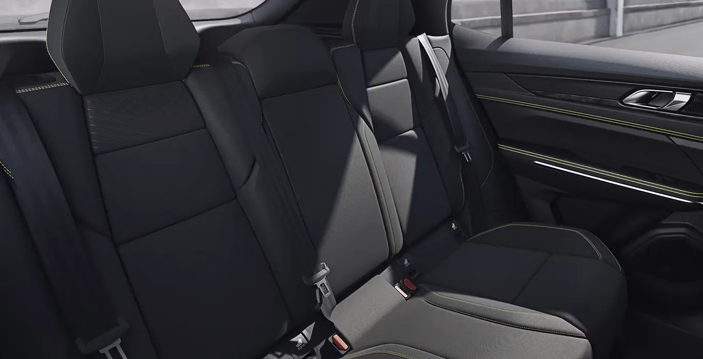 Lynk & Co 01 Core 4